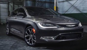 Chrysler-200 www.pruebautos.com.ar -2015-frente-lateral