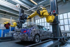 Modelo-en-3D-del-nuevo-BMW-Serie-5-2017-escaneo por robots pruebautos.com.ar