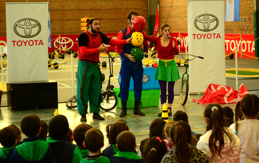 Toyota | RSE programa de seguridad vial  «Toyota y Vos Kids»  en distintas localidades